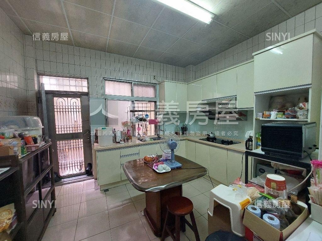 南屯國小大地坪透天房屋室內格局與周邊環境