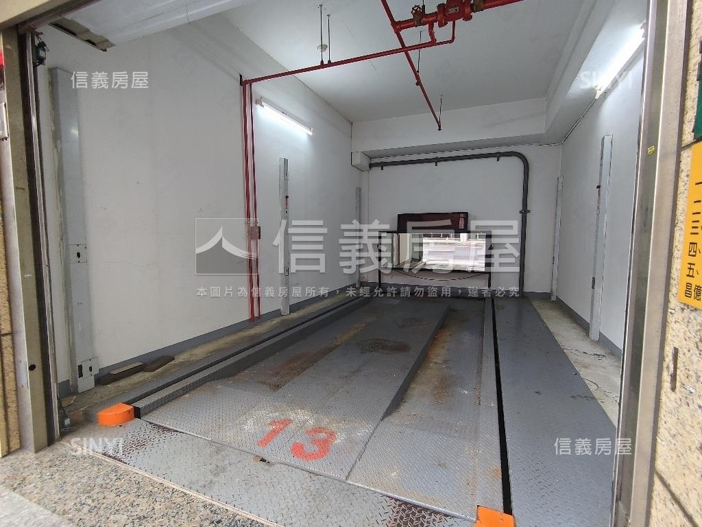 長安東路二段車位房屋室內格局與周邊環境