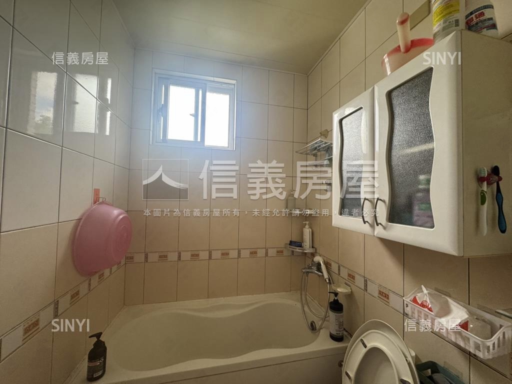 汐萬路鳥語花香透天房屋室內格局與周邊環境