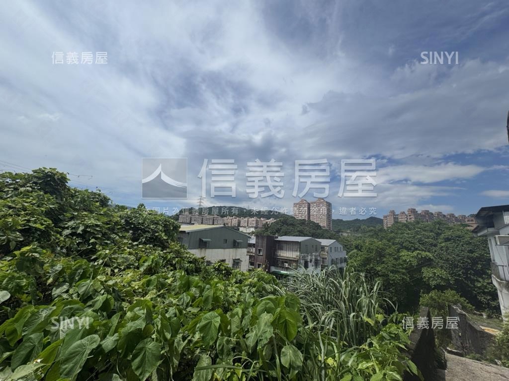 汐萬路鳥語花香透天房屋室內格局與周邊環境