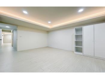 近捷運低總價電梯兩房美屋