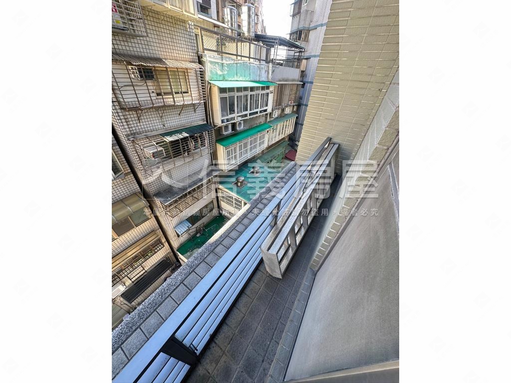 中正附小御品設籍房屋室內格局與周邊環境