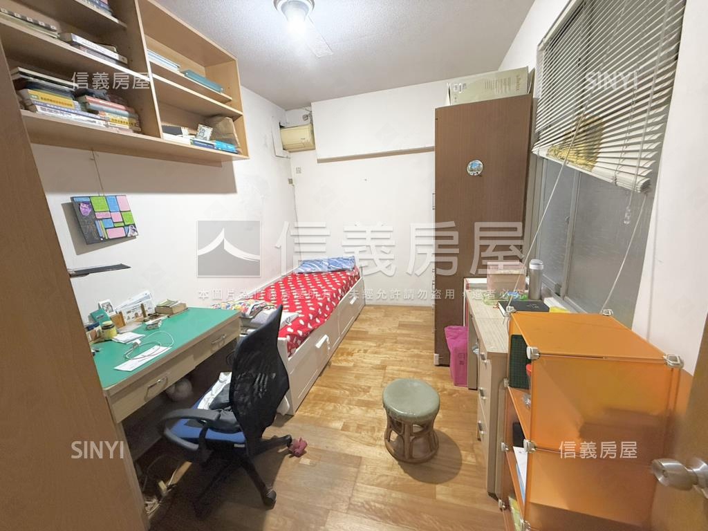 方正公寓。前後陽台房屋室內格局與周邊環境