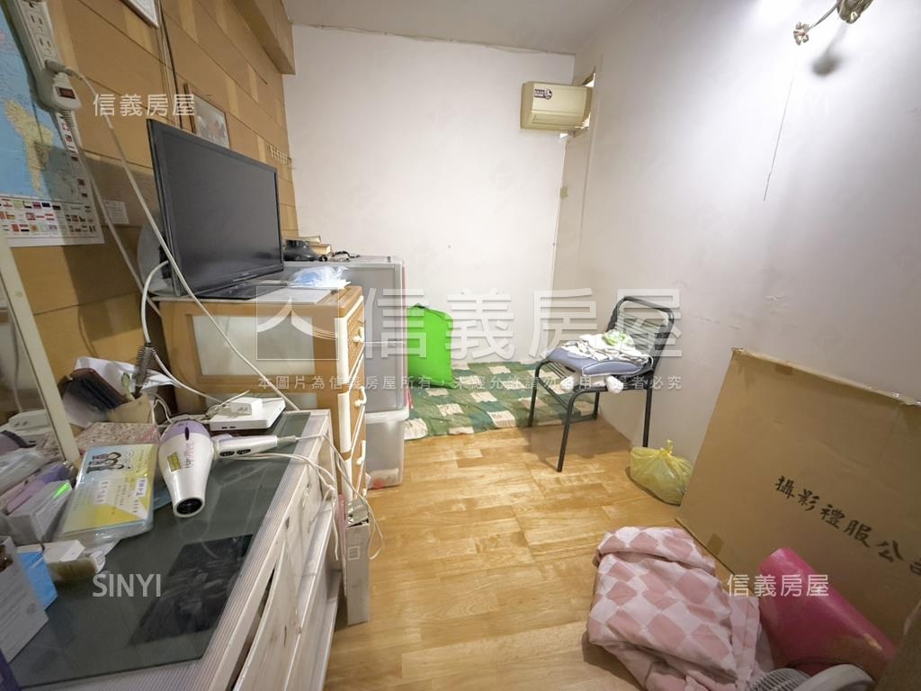 方正公寓。前後陽台房屋室內格局與周邊環境