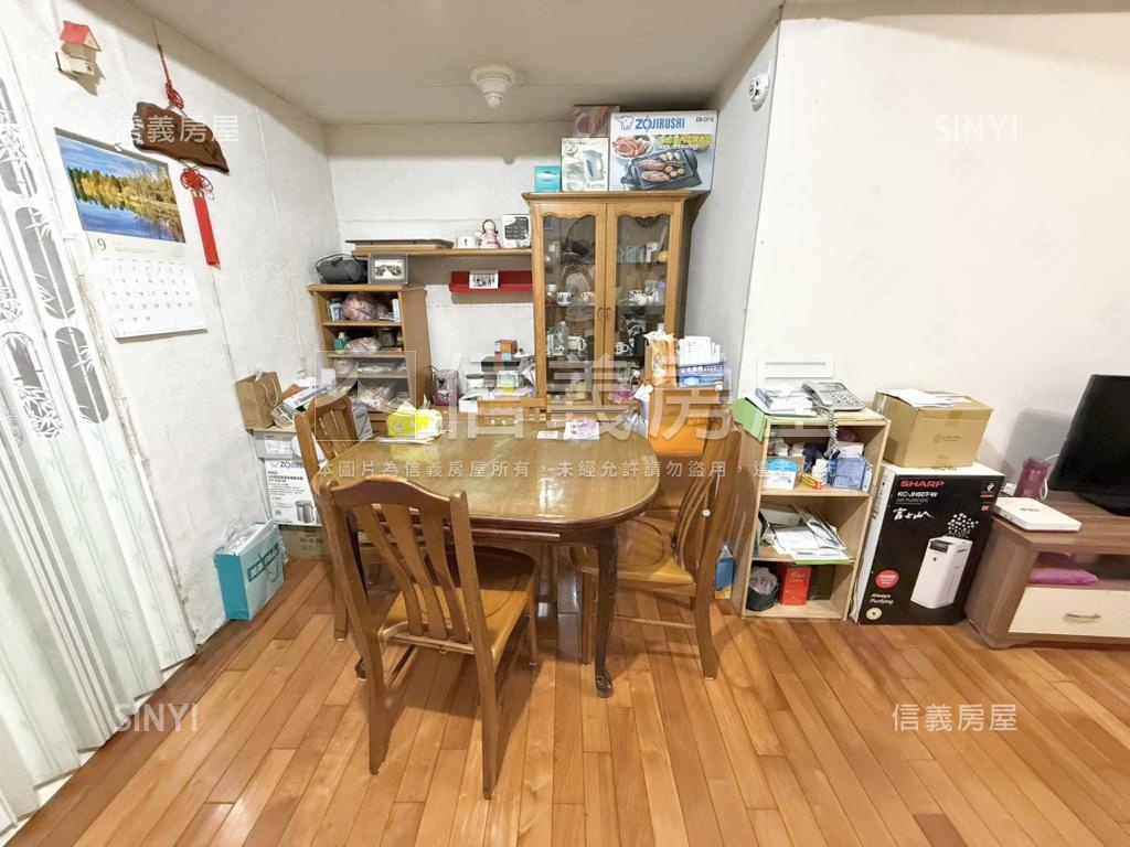 方正公寓。前後陽台房屋室內格局與周邊環境