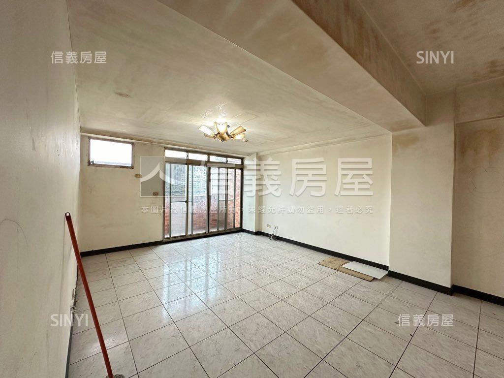 晶華美美五房車位房屋室內格局與周邊環境