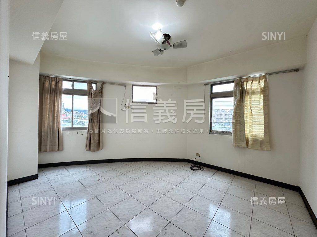晶華美美五房車位房屋室內格局與周邊環境