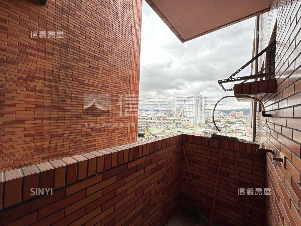 晶華美美五房車位房屋室內格局與周邊環境