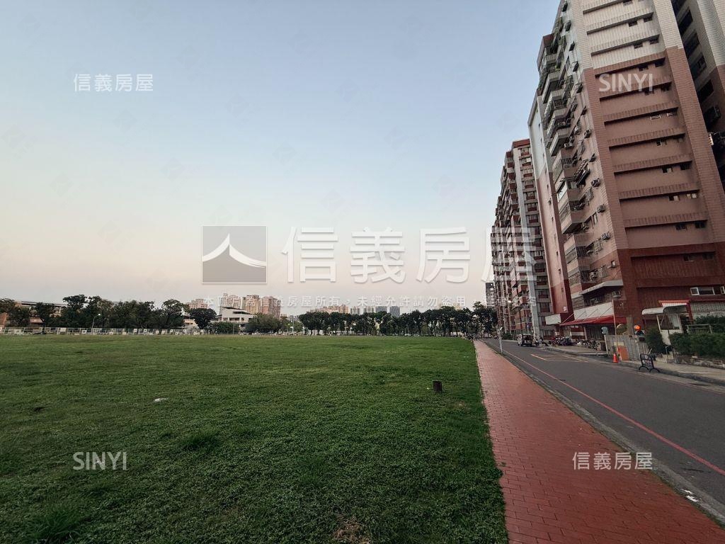 左營翠華便利高樓４房房屋室內格局與周邊環境