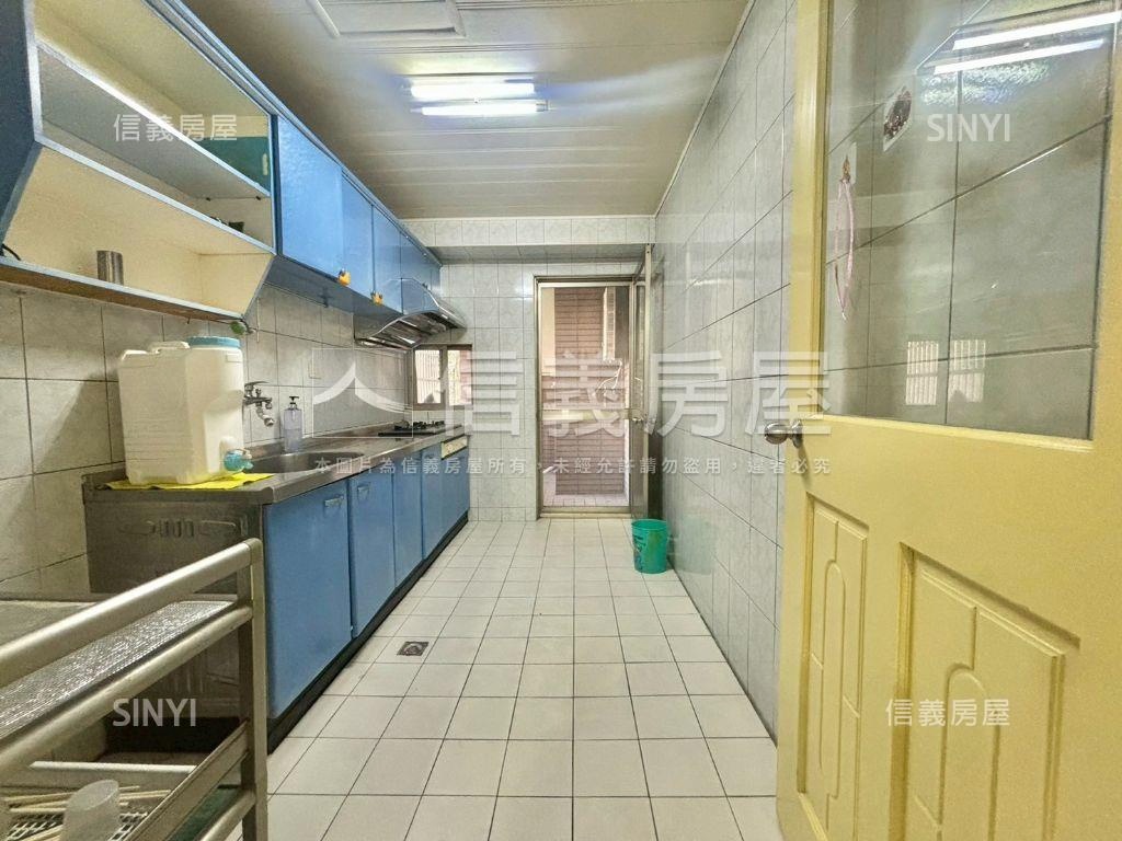 左營翠華便利高樓４房房屋室內格局與周邊環境