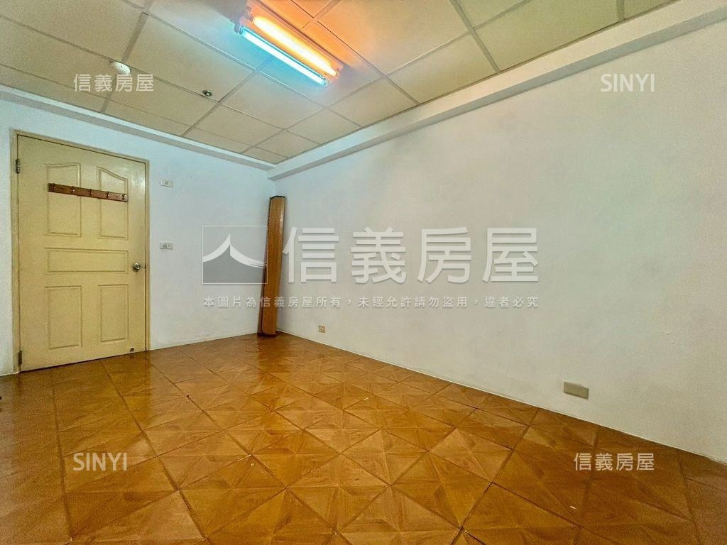 左營翠華便利高樓４房房屋室內格局與周邊環境