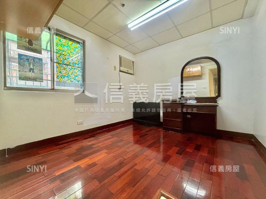 左營翠華便利高樓４房房屋室內格局與周邊環境