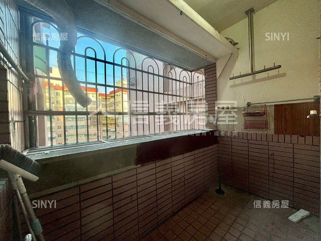 左營翠華便利高樓４房房屋室內格局與周邊環境