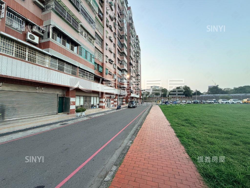 左營翠華便利高樓４房房屋室內格局與周邊環境