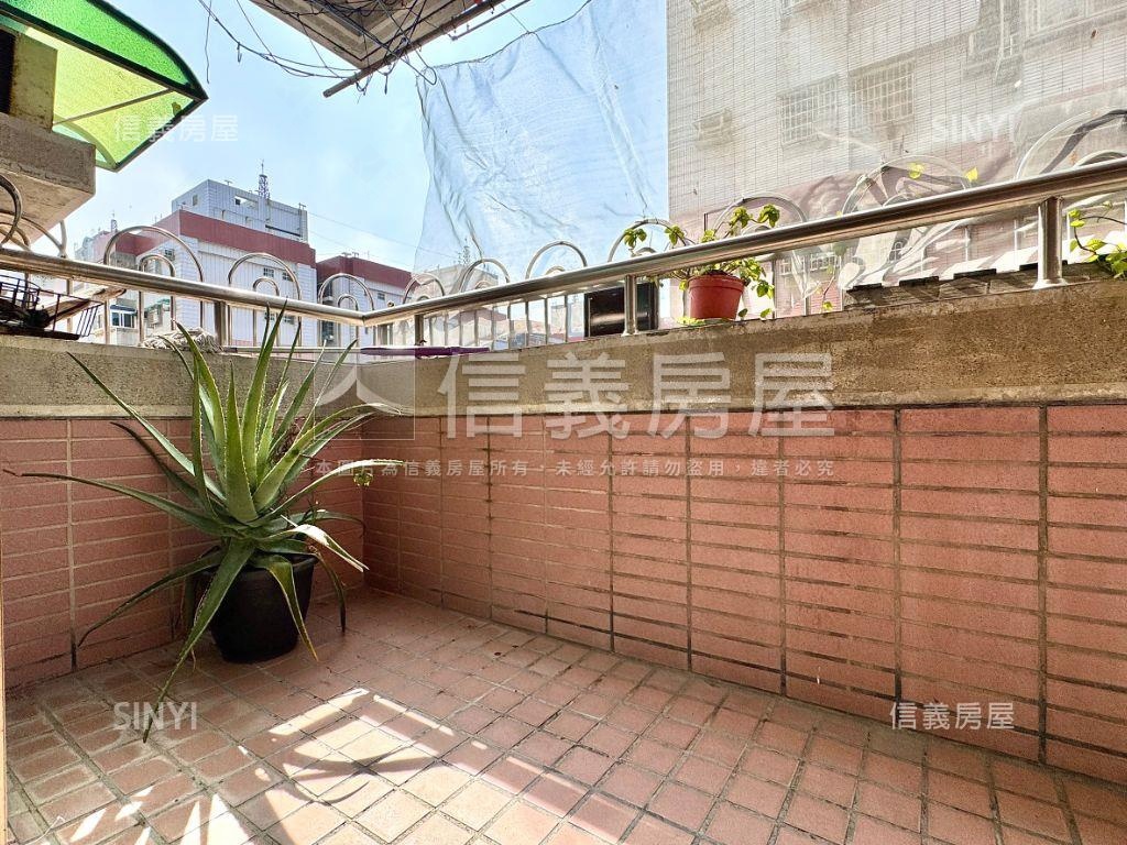 左營翠華便利高樓４房房屋室內格局與周邊環境