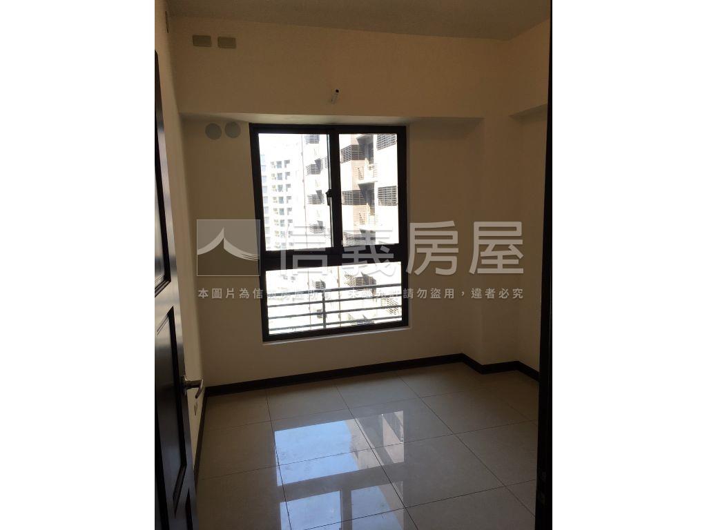 御藏美景三房車位房屋室內格局與周邊環境