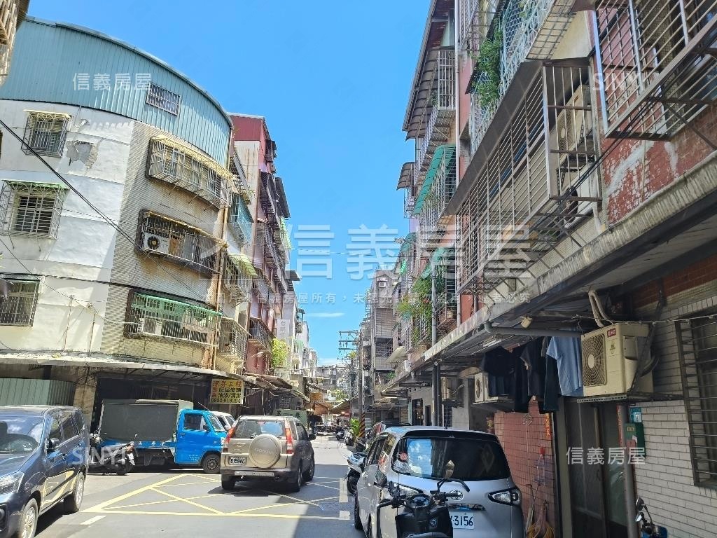 信義獨賣韌性首購邊間二樓房屋室內格局與周邊環境