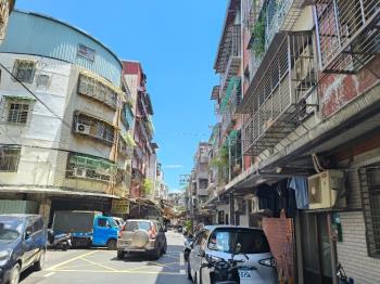 捷運裕民國小首購邊間二樓