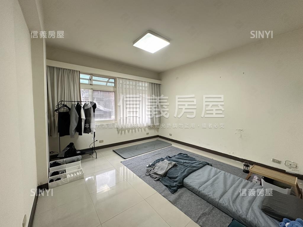 士林捷運邊間方正大公寓房屋室內格局與周邊環境