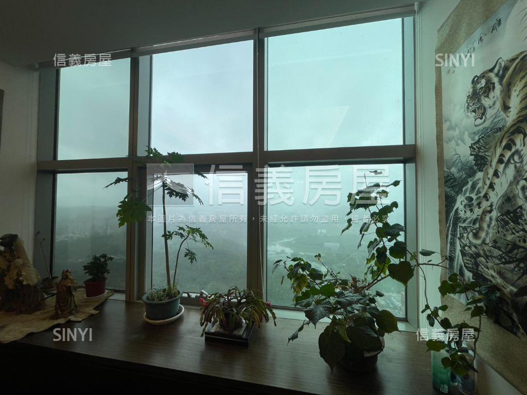 遠雄Ｕ－ＴＯＷＮ附車位房屋室內格局與周邊環境