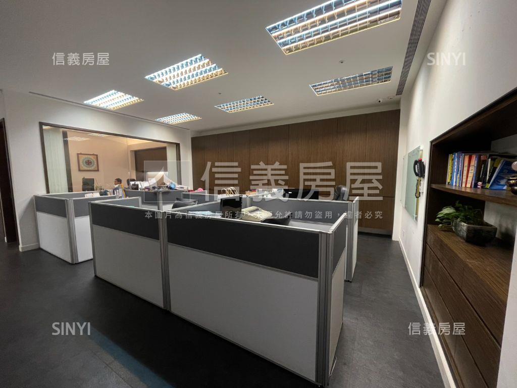 遠雄Ｕ－ＴＯＷＮ附車位房屋室內格局與周邊環境