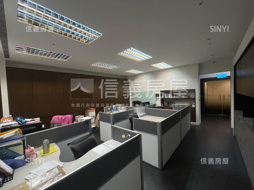 遠雄Ｕ－ＴＯＷＮ附車位房屋室內格局與周邊環境