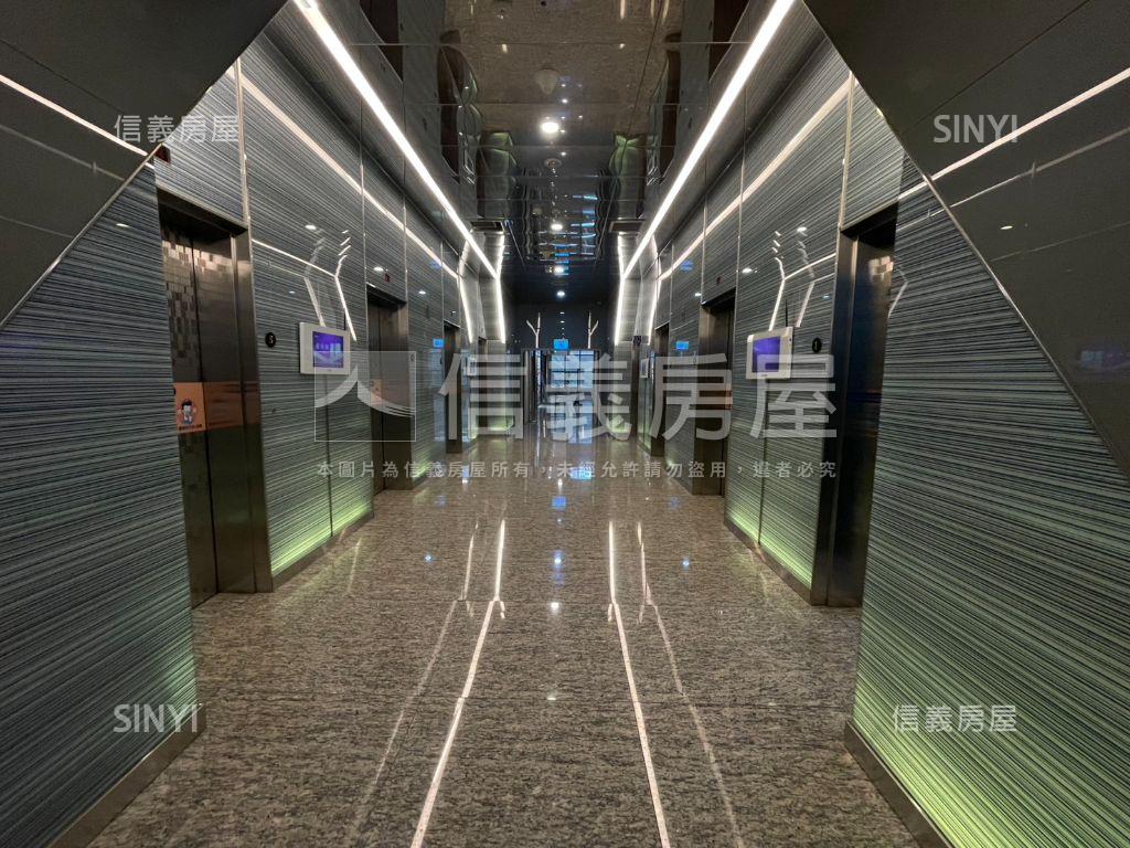 遠雄Ｕ－ＴＯＷＮ附車位房屋室內格局與周邊環境