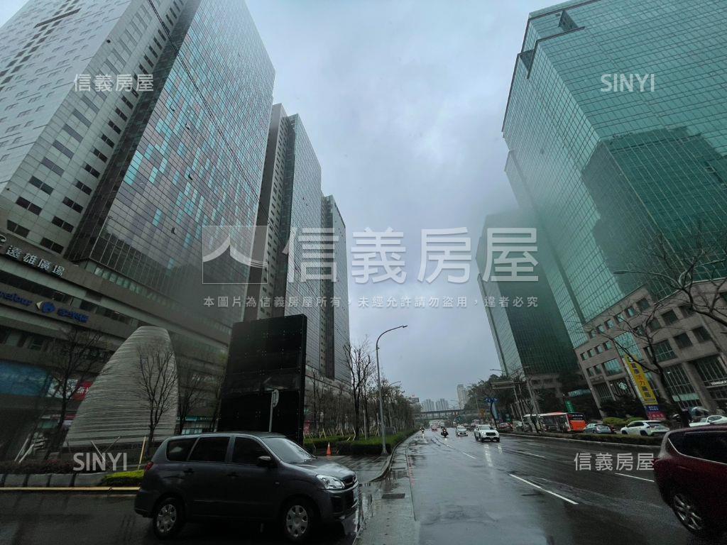 遠雄Ｕ－ＴＯＷＮ附車位房屋室內格局與周邊環境