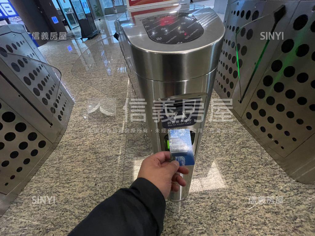 遠雄Ｕ－ＴＯＷＮ附車位房屋室內格局與周邊環境