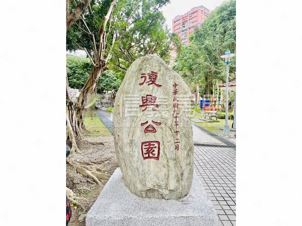 景安雙陽台３房美宅房屋室內格局與周邊環境