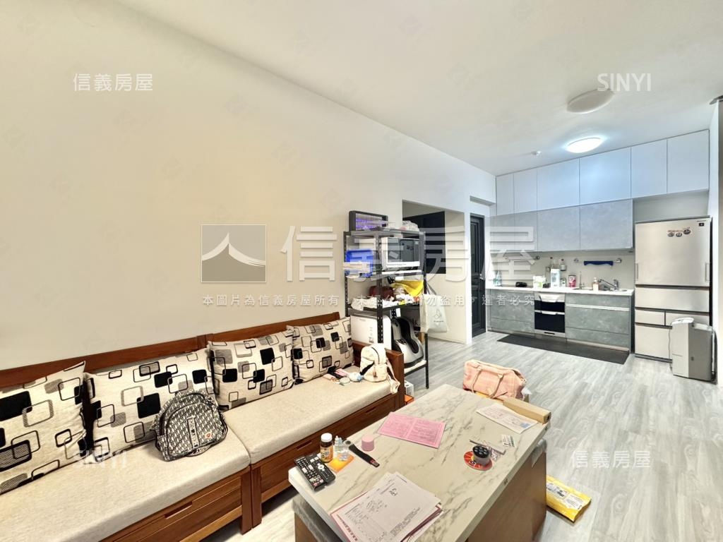 晨均日渼精裝邊間兩房車位房屋室內格局與周邊環境