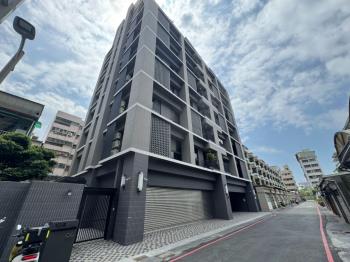 急售晨均日渼精裝兩房車位