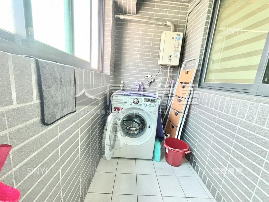 益展城心高樓層三房車位房屋室內格局與周邊環境