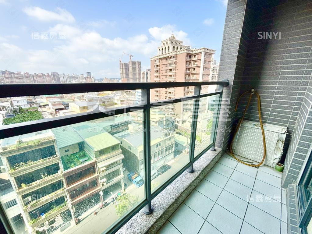 益展城心高樓層三房車位房屋室內格局與周邊環境