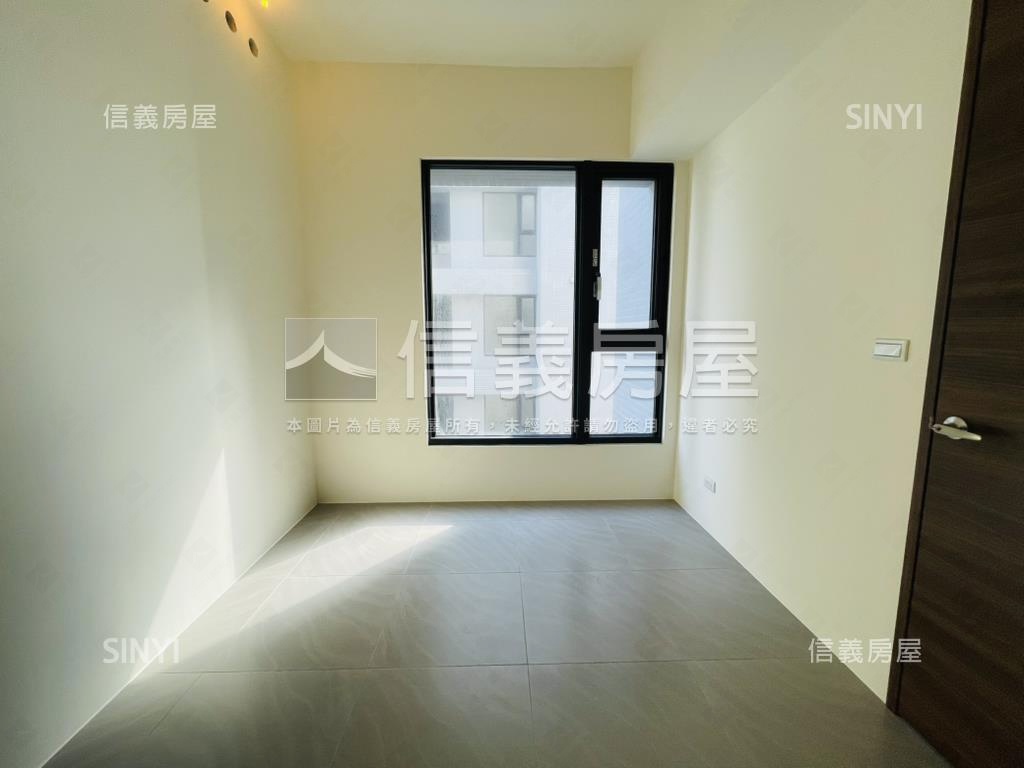 明新首席２中高樓釋出啦房屋室內格局與周邊環境