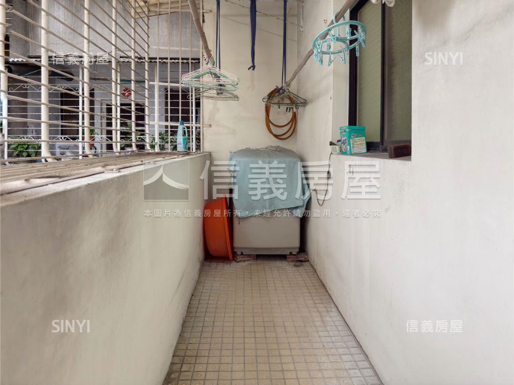 正員山路獨層獨戶房屋室內格局與周邊環境