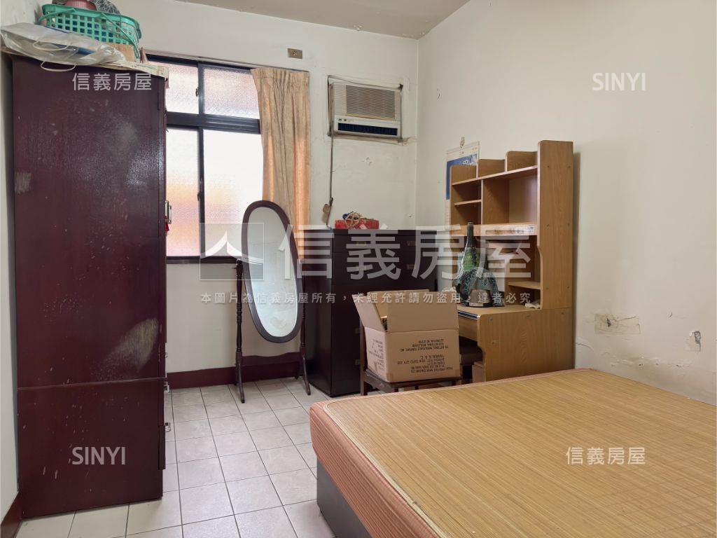 正員山路獨層獨戶房屋室內格局與周邊環境