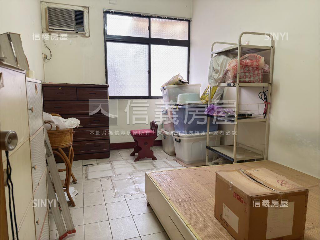 正員山路獨層獨戶房屋室內格局與周邊環境