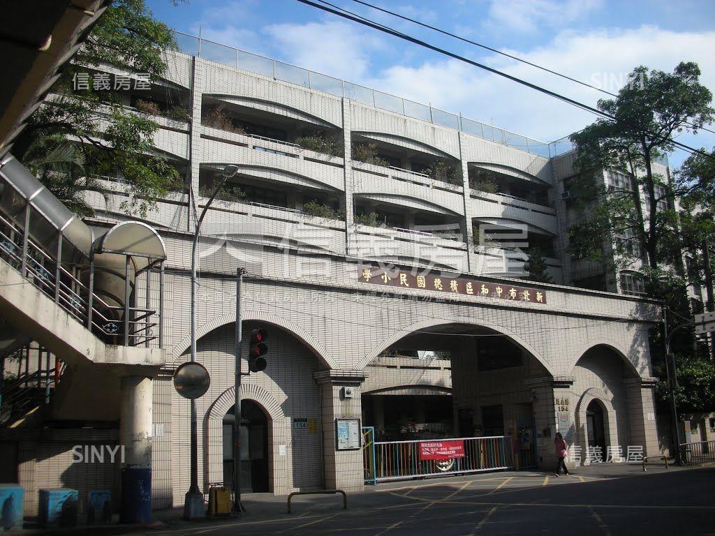 員山路上獨層獨戶房屋室內格局與周邊環境