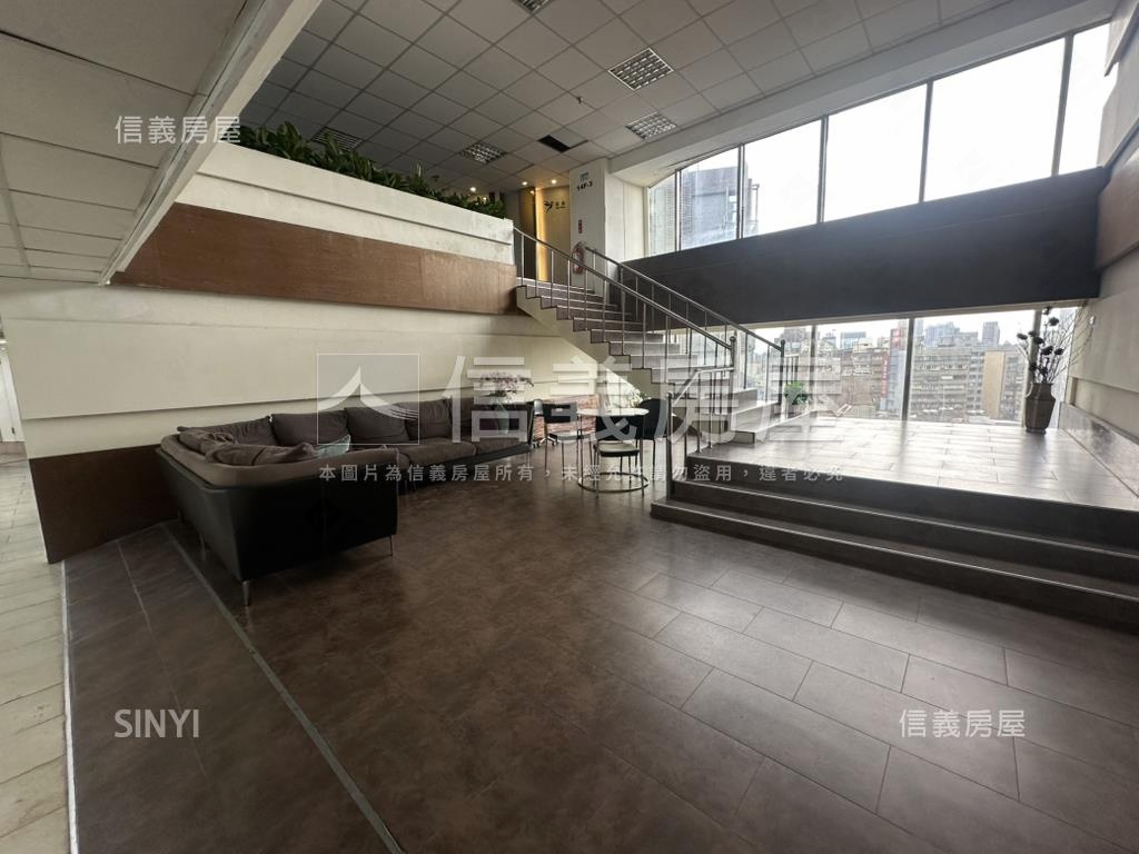 信義世貿高樓純辦兩間合買房屋室內格局與周邊環境