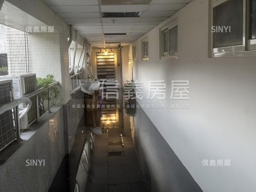 信義世貿高樓純辦兩間合買房屋室內格局與周邊環境
