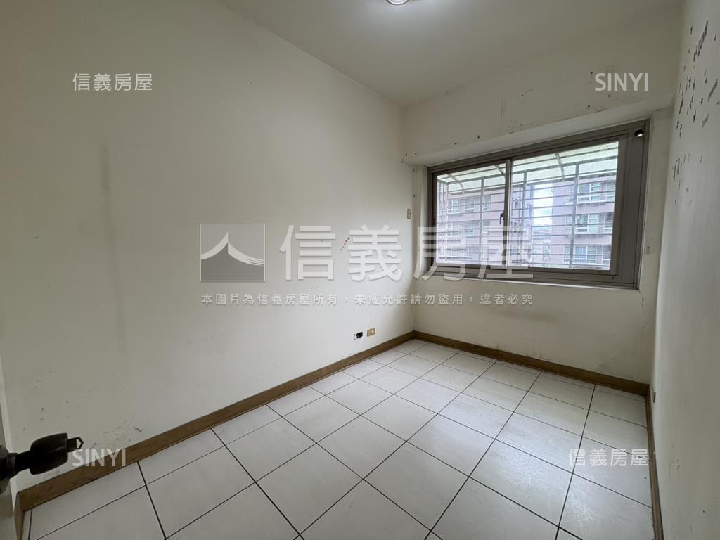 台北麗京三房車房屋室內格局與周邊環境
