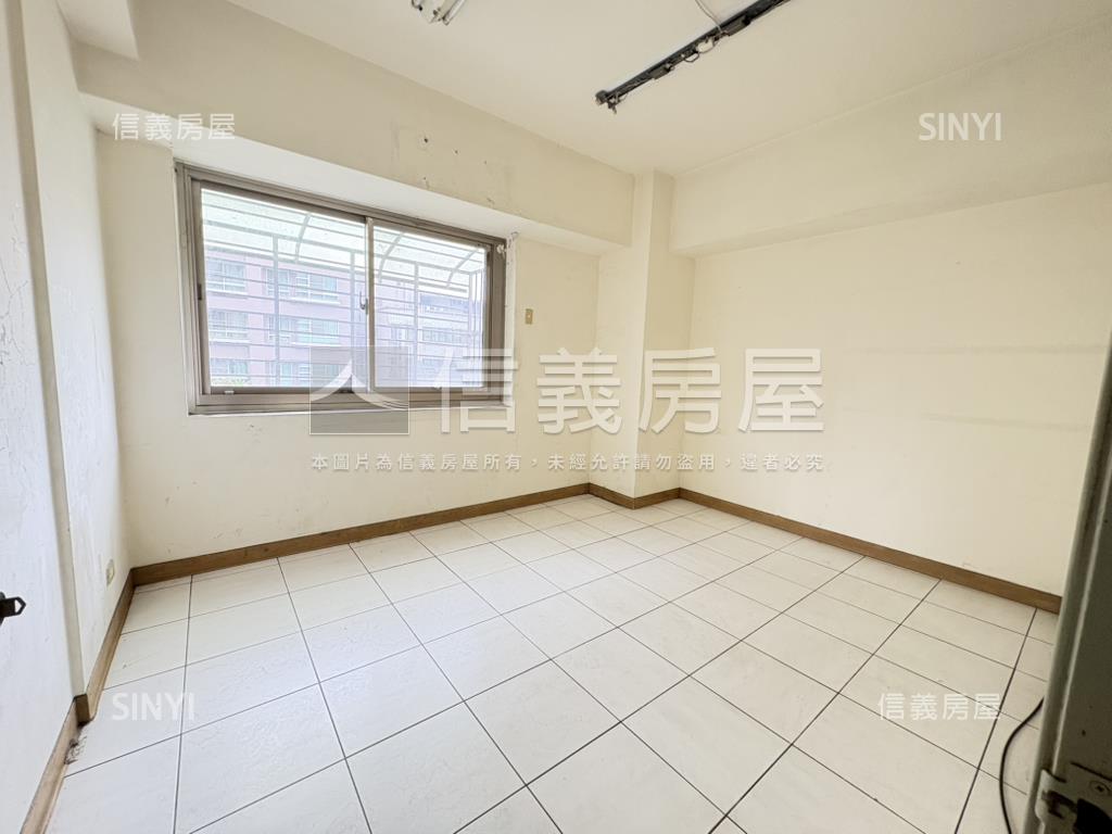台北麗京三房車房屋室內格局與周邊環境