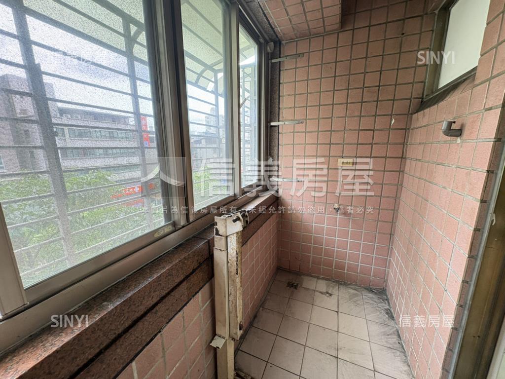 台北麗京三房車房屋室內格局與周邊環境