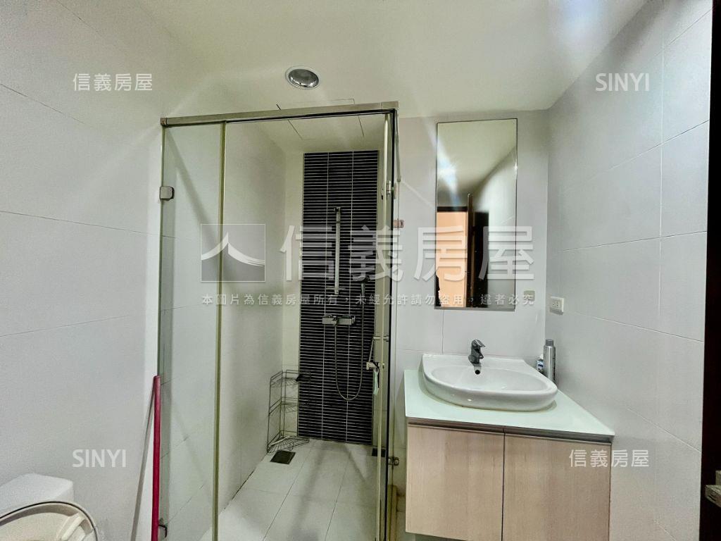 巨蛋近捷運大兩房平車房屋室內格局與周邊環境