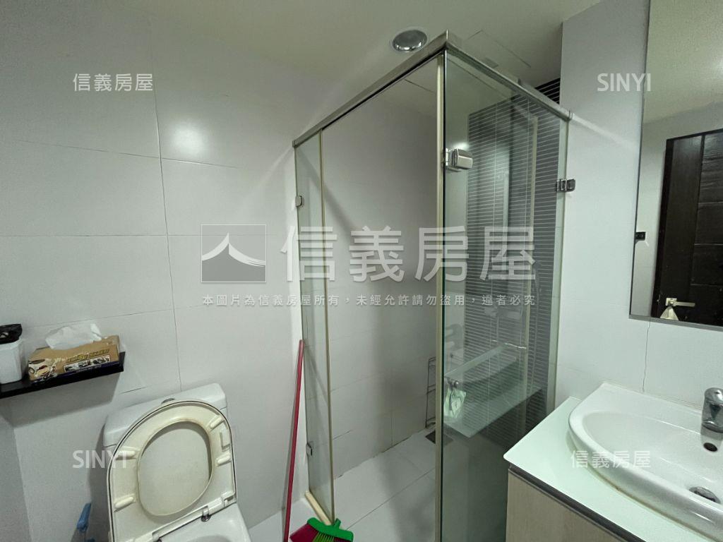 巨蛋近捷運大兩房平車房屋室內格局與周邊環境