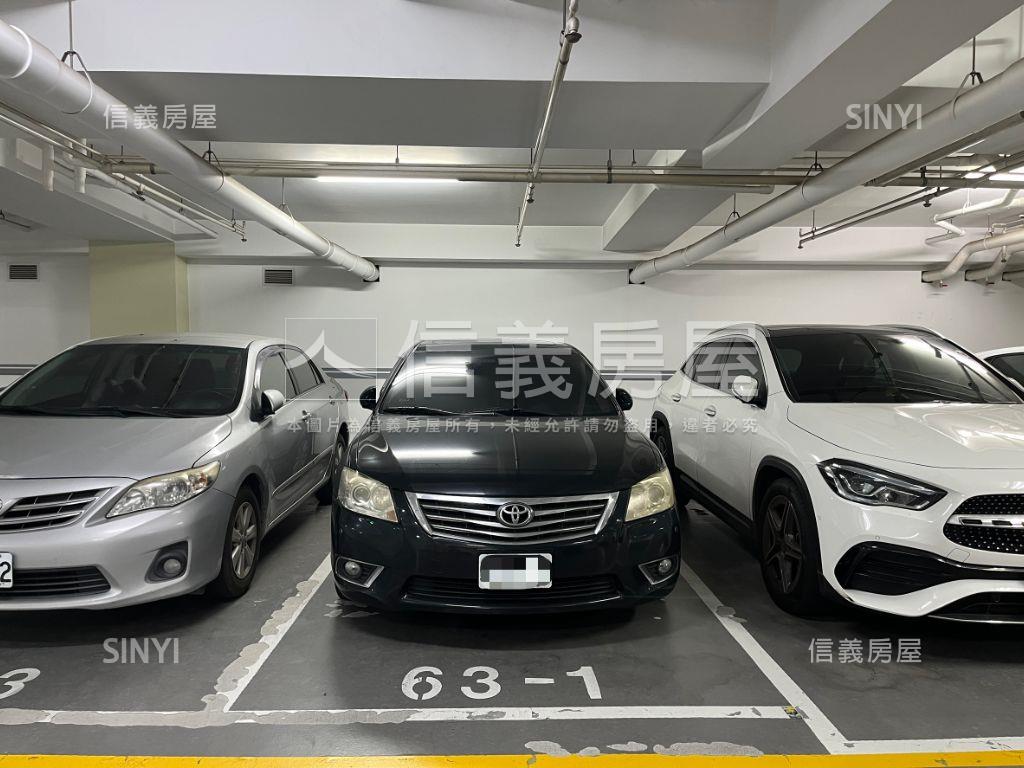 巨蛋近捷運大兩房平車房屋室內格局與周邊環境