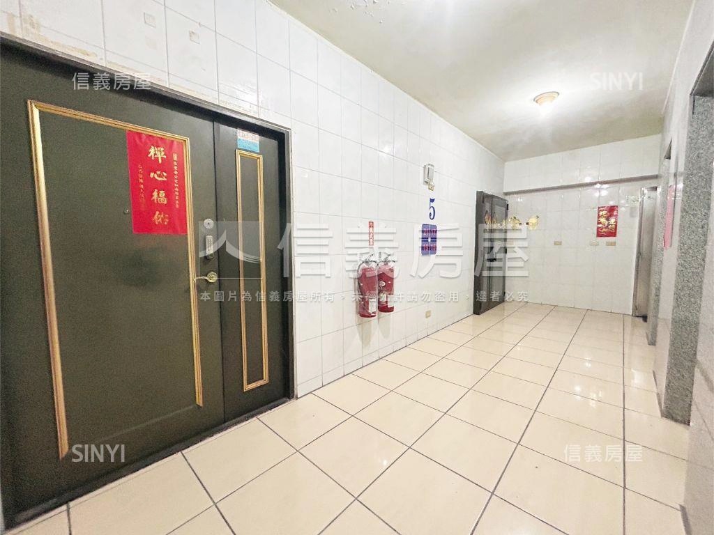 皇族四房車位房屋室內格局與周邊環境