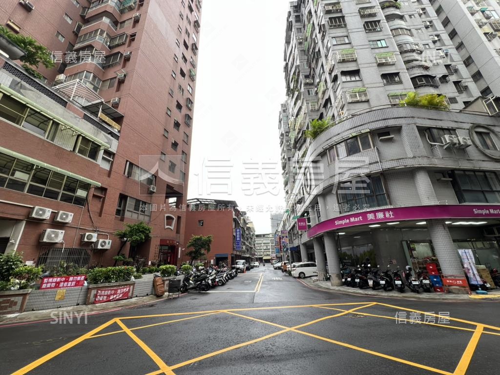 國寶五代高樓三房車位房屋室內格局與周邊環境