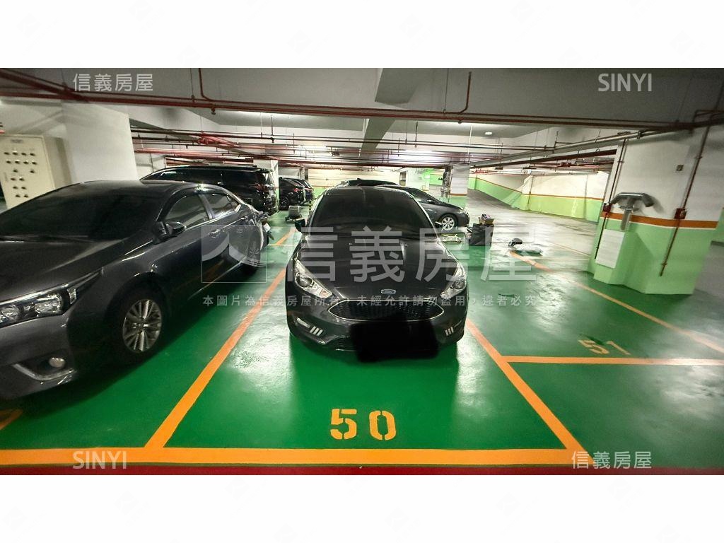 水岸天賞坡道平面車位房屋室內格局與周邊環境